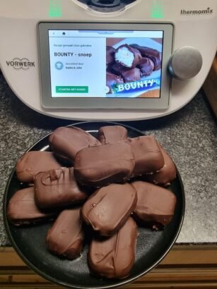 Homemade Chocolate Coconut Bounty Bars Recipe
